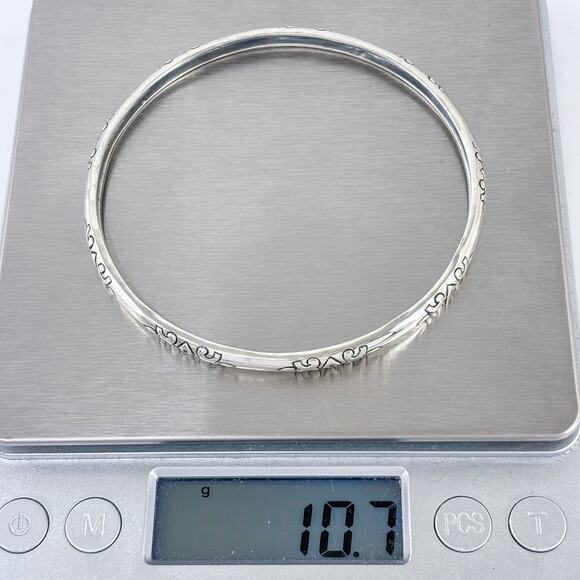 Silpada Hugs & Kisses XO Willow Bangle Bracelet | Sterling Silver 925 | 8" - Picture 10 of 10